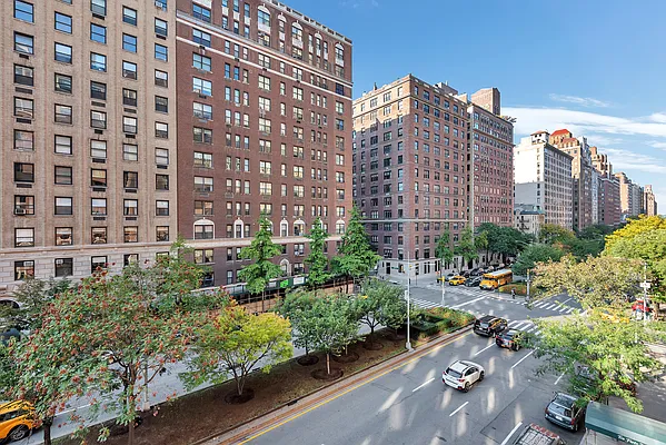 1045 Park Ave Ground Floor, New York, NY 10028, United States add