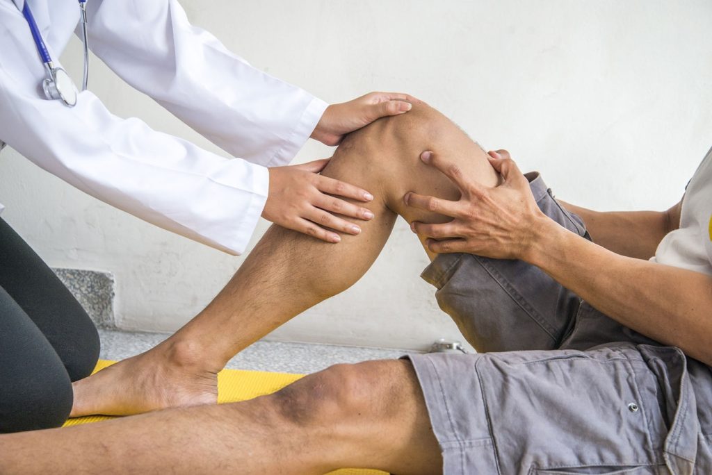 Knee Joint Replacement in Englewood