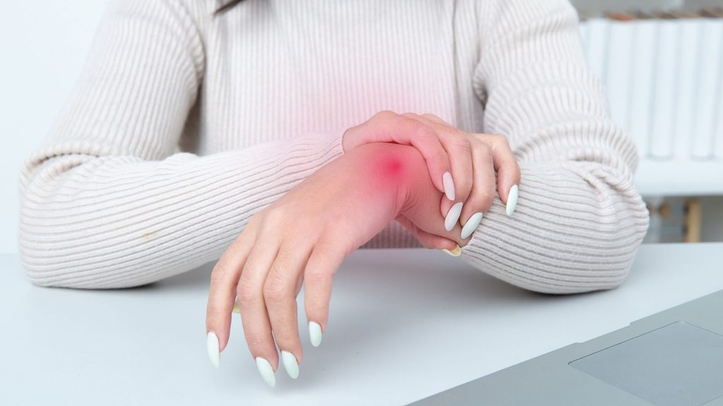 Early Arthritis Symptoms in the Hands and Fingers